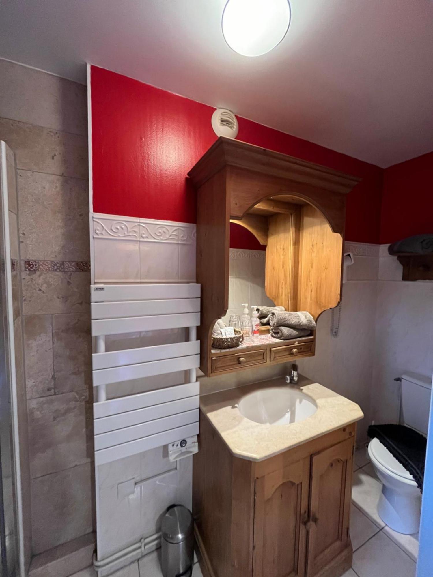 Logis De La Chapelle Hotel