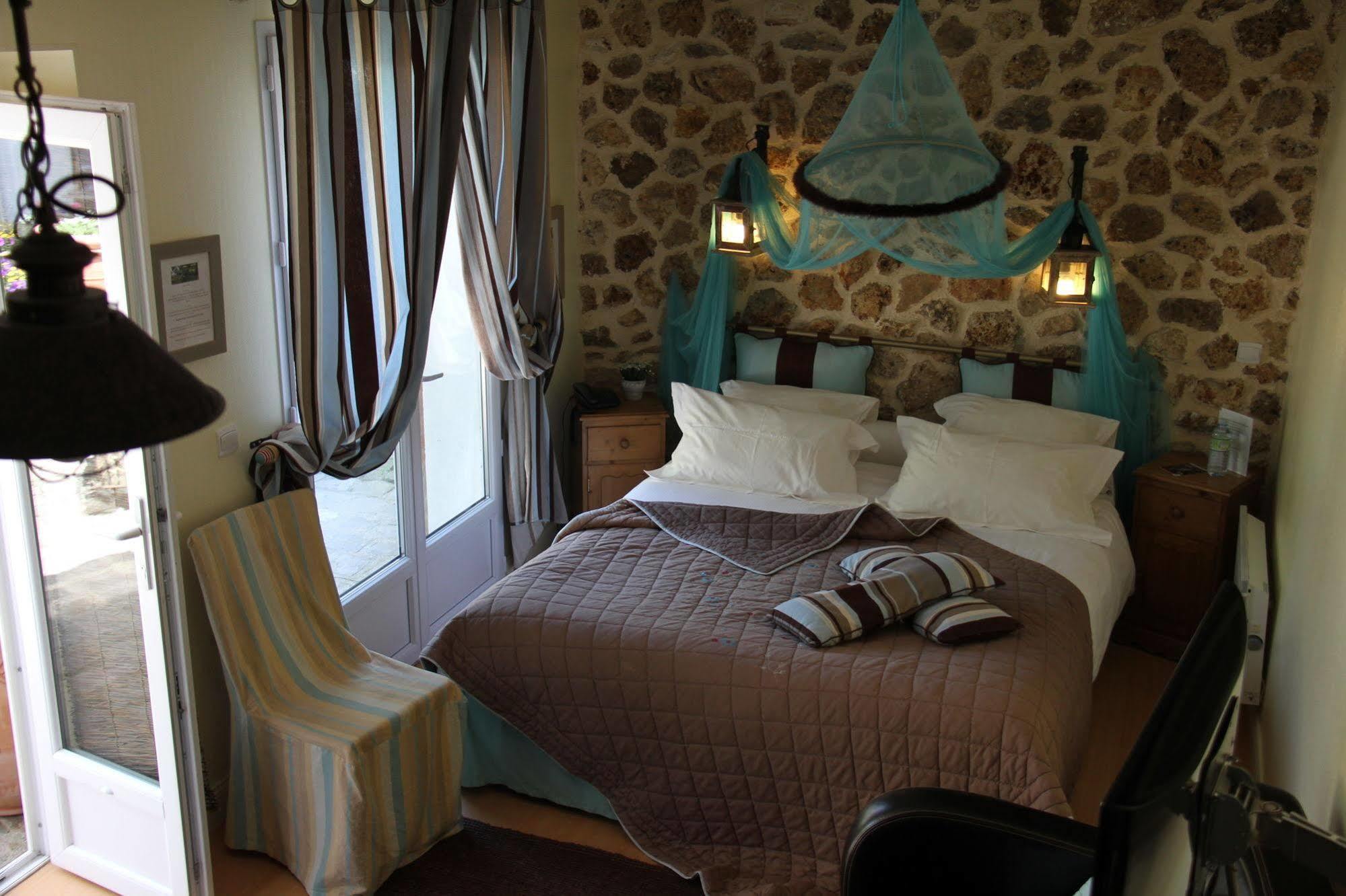 Hotel Logis De La Chapelle Milon-la-Chapelle